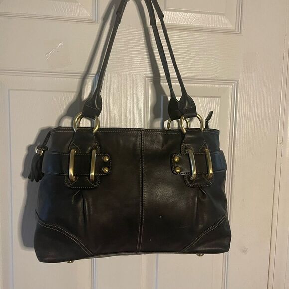 B. Makowsky soft leather black shoulder bag gold tone hardwares &tassel accents. - Picture 3 of 13